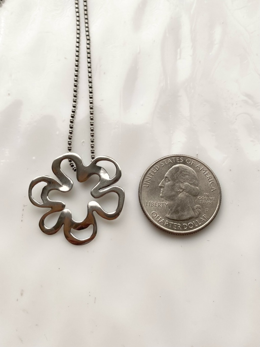 Silpada Sterling  Floral  Pendant Necklace 
N1347. 16.6 inched - Picture 5 of 8